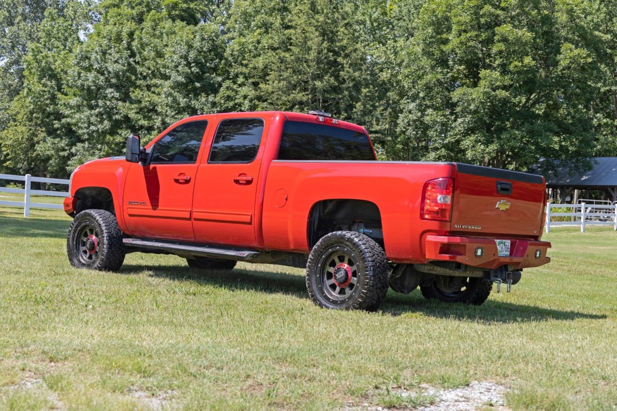 GMC Sierra 2500 HD Suspension Lift Kit - Rough Country - V2 - '11-'19